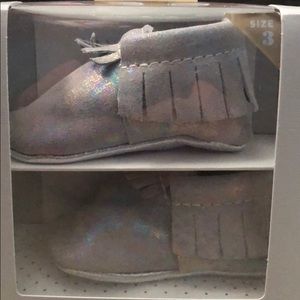Size 3 galaxy light moccasins